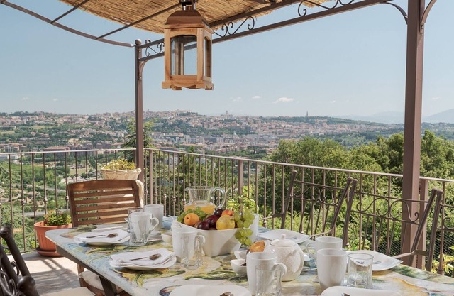 Modern confort with a breath-taking view.