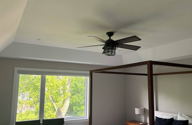 Modern, Contemporary, New Build 3 Story, 3 Bedroom/4 Bathroom Home W Hot Tub