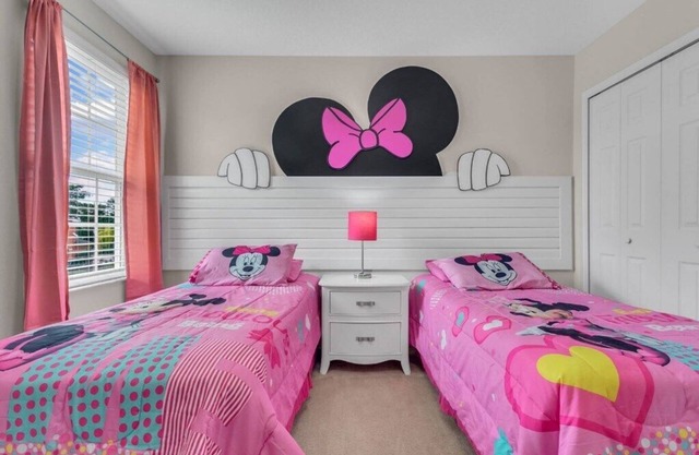 Modern Cozy 5BR Home Near Disney w/Private Pool and Game Room