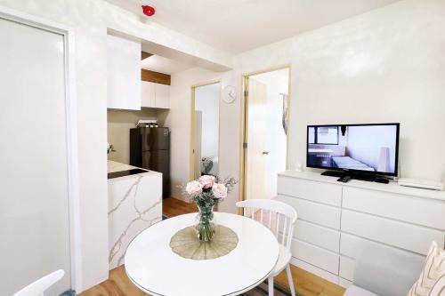 Modern Cozy Condo with Smart Lock at Seawind