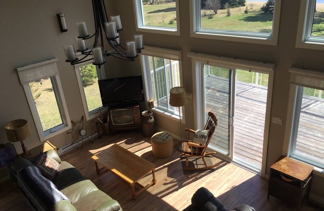 Modern cozy cottage with beautiful sandy beach!