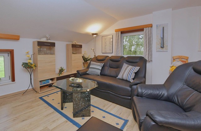 Modern, cozy, quiet apartment - 6 minutes from the beach