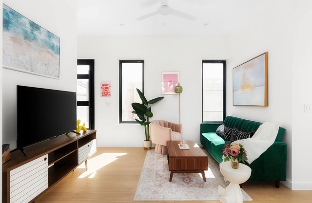 Modern East Austin Hideaway - Stylish - Walkable
