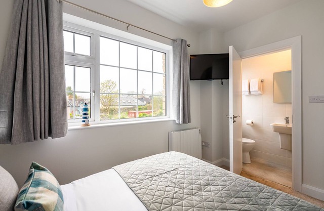 Modern Elegant Townhouse in Historic Kenmare