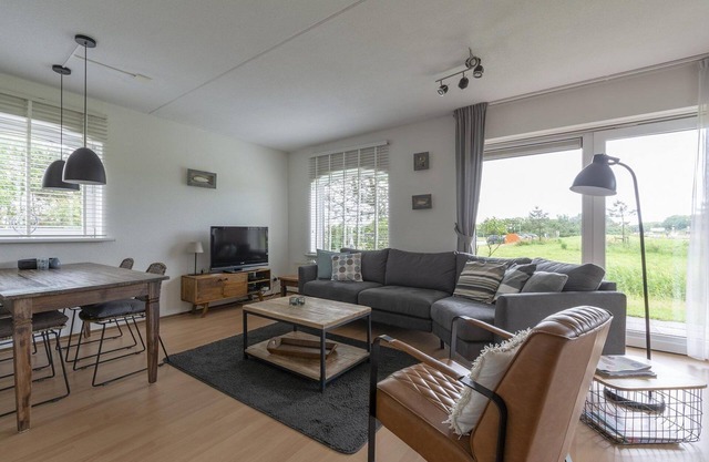 Modern en Prachtig Appartement aan zee in Julianadorp Voor 4 Personen