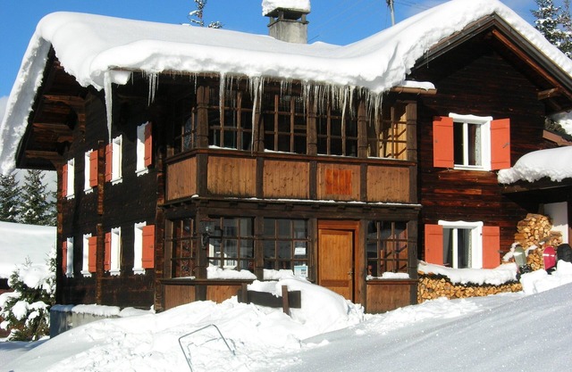 Modern equipped hut with guaranteed snow near large ski areas