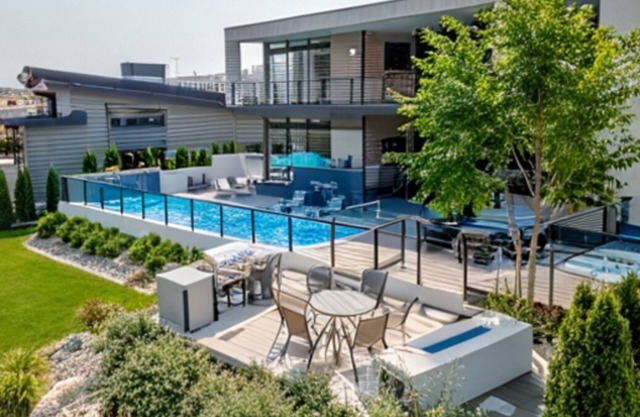 Modern Estate on Columbia River w/Boat Dock & Private Pool/Spa
