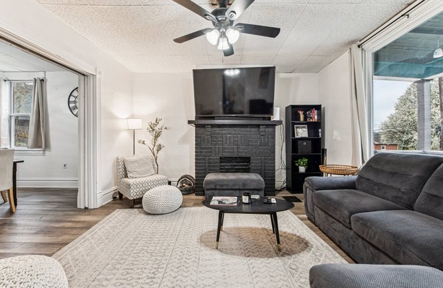 Modern Family Friendly Home - 3 Bed Great Location
