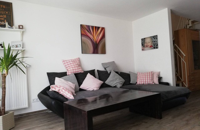 Modern family friendly terraced house with perfect transport links