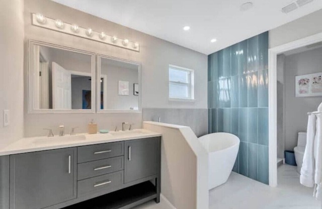 Modern Family Home Near Disney - Pool & Lake View