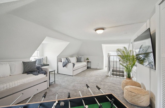 Modern Farmhouse | 4 Kings + Loft | On Ingersoll