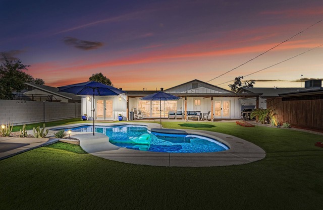 Modern Farmhouse Resort with Private Pool in the heart of Tempe. Dog Friendly!