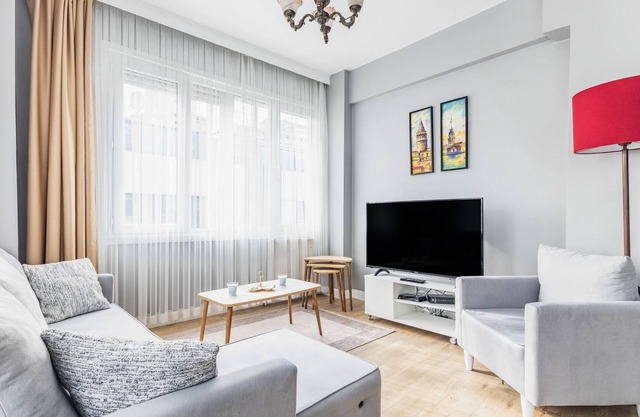 Modern Flat w Balcony in the Heart of Kadikoy
