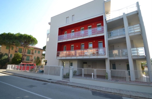 Modern flat with private garden in Rosolina Mare