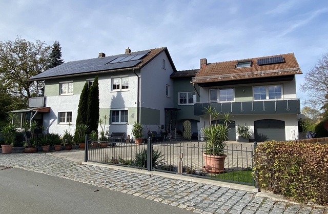 Modern furnished, 80 m² 3-room apartment with south/west-facing balcony