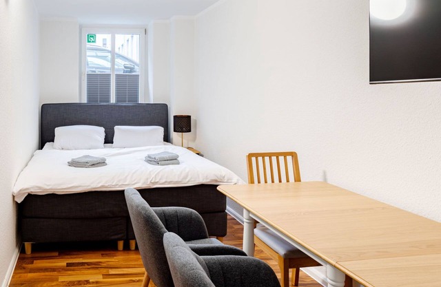 Modern furnished apartment for 4 persons directly at Rostock main station.