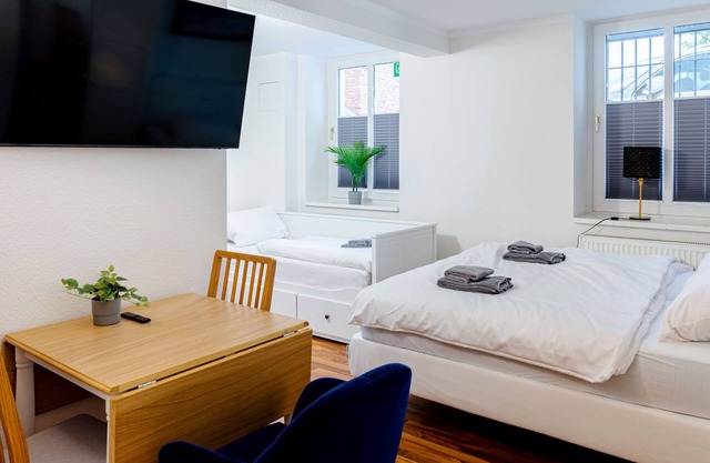 Modern furnished apartment for 4 persons directly at Rostock main station.