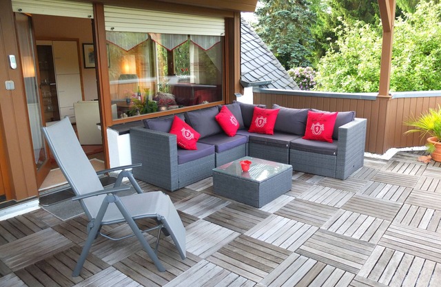 Modern furnished cottage above the Mosel with a large sun terrace.