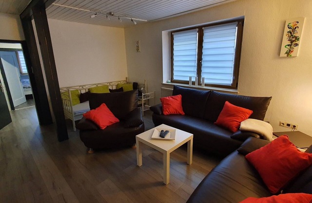 Modern furnished first floor apartment (60sqm) with WiFi and shared use of the garden
