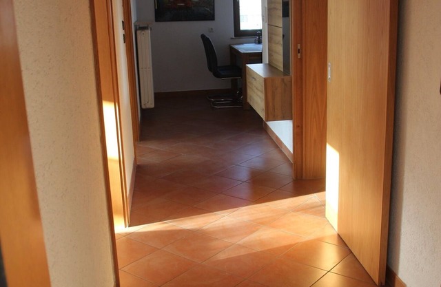Modern furnished vacation apartment (90 sqm) for up to 6 people