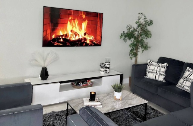 "Modern Gem: 3BR 2BA Haven with Parking, Moments from Beach & Downtown Delights"