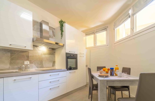 Modern ground floor apartment with WiFi