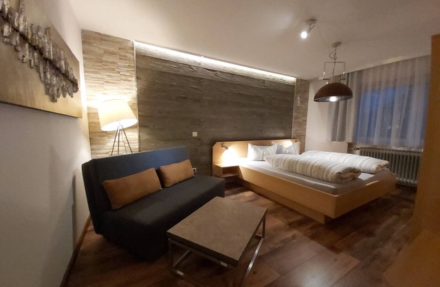 Modern guest room with private bathroom Sat-TV for 2 persons