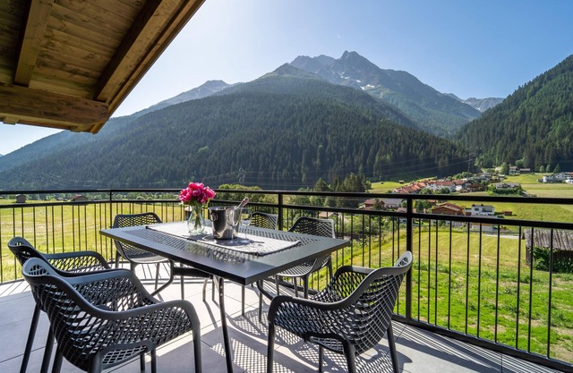 Modern home & balcony near St. Anton am Arlberg