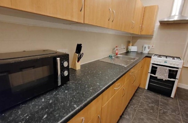 Modern Halifax apartment, Free Parking, Great location