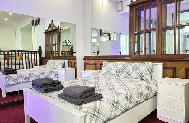 Modern Haven in Dudley with Free Parking!