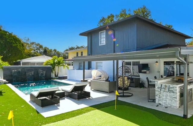 Modern Heated Pool in a Perfect Location