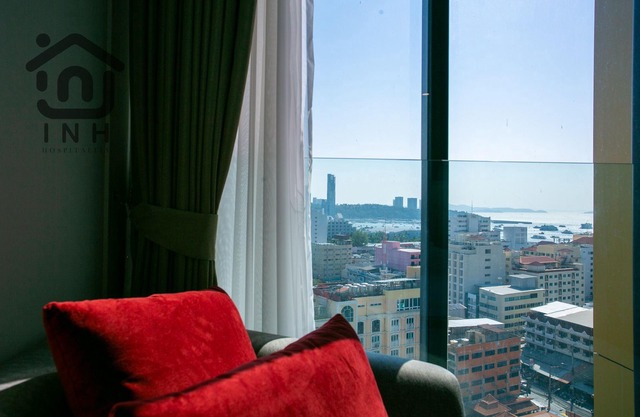 Modern HighFloor Seaview @EDGE Pattaya By INH #IN251H