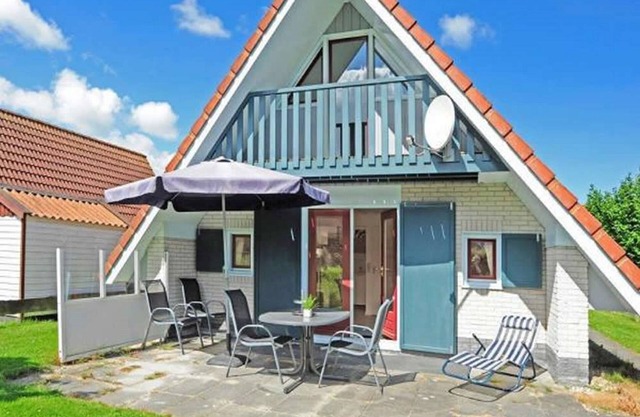 Modern Holiday home at a typical dutch canal, close to the Lauwersmeer