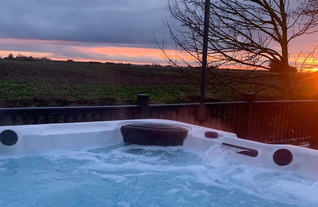 Modern Holiday Home with Hot tub near the coast