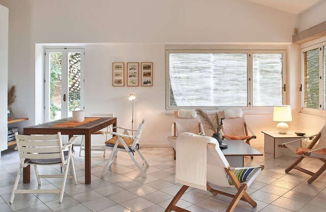 Modern Holiday Home with Beautiful Garden