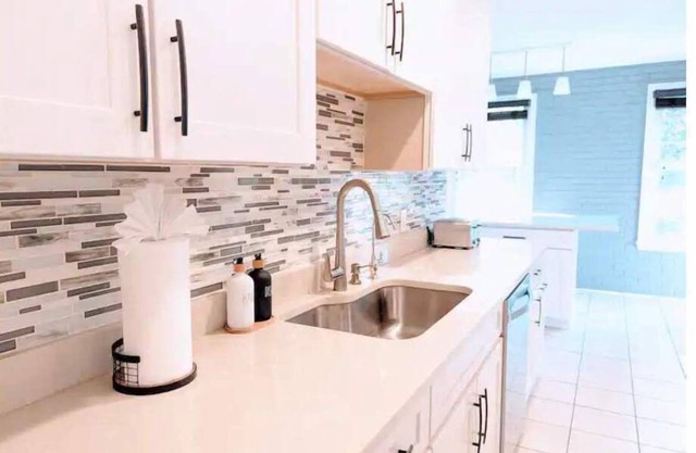Modern Home Dedicated Workspace Free Parking