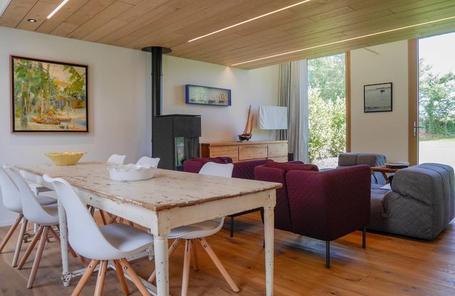 Modern House 800m from Herlin Beach with Garden, WiFi, and Breakfast Included