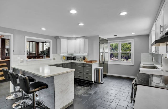 Modern House - Walking Distance to Downtown and Stadium