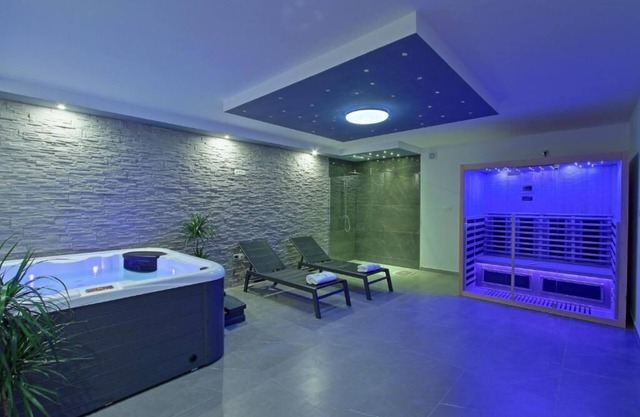 Modern house with full privacy and SPA