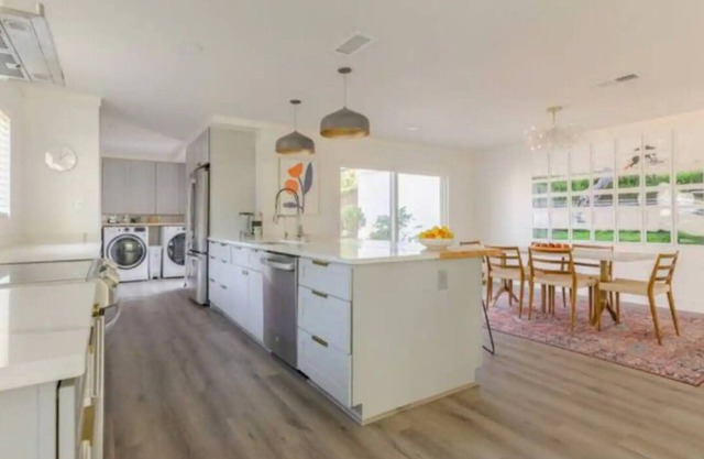 ✨Modern Houston Hideaway✨Fast Wi-Fi, Ideal for Work & Relaxation in Memorial