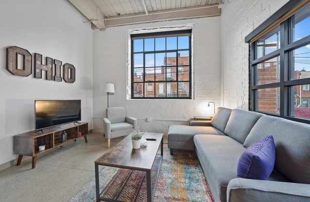 Modern Industrial 1BR | Heart of Cleveland