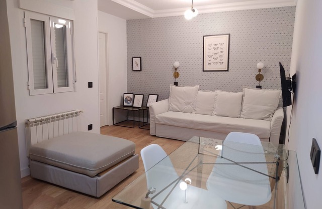 ✨ Modern Interior Studio with Double Bed in Madrid Río: Comfort and Prime Location!