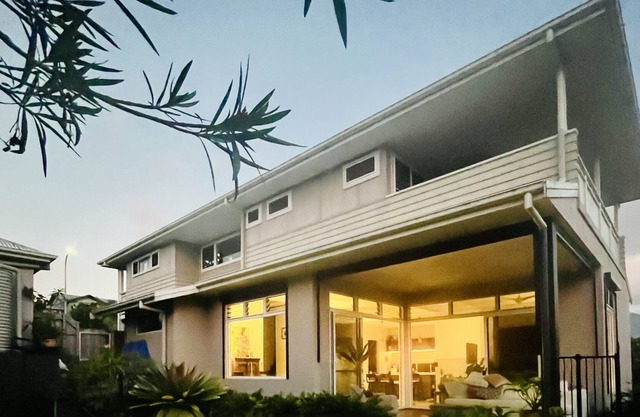 Modern Jungle Home in Heritage village 15 min to beaches