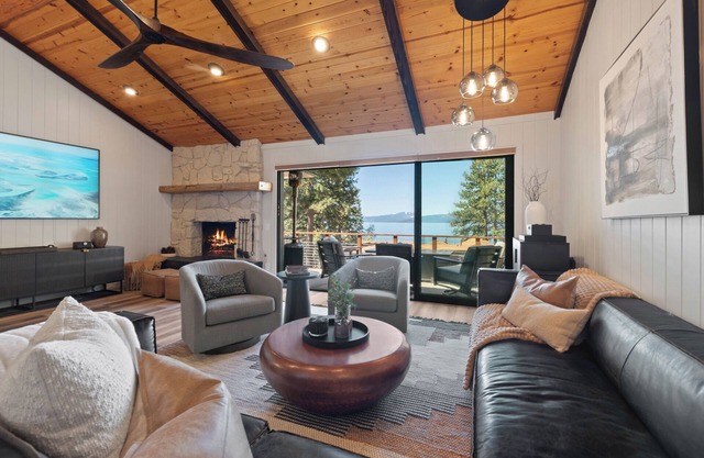 Modern, Lake View, Direct Access, Buoy Avail, EV Charger