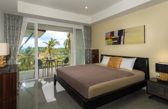 Modern Large Studio Apartment , Sea views & balcony, Pool, Gym near Big Budda