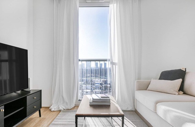 Modern Leopoldstadt 1BR w/Rooftop & BBQ, near Metro U2, by Blueground
