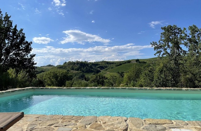 MODERN LOFT IN THE MIDDLE OF THE VINEYARD WITH AMAZING SALT WATER POOL