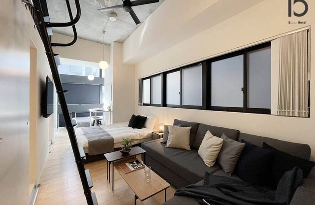 Modern Loft Studio Near Peace Park & City Center