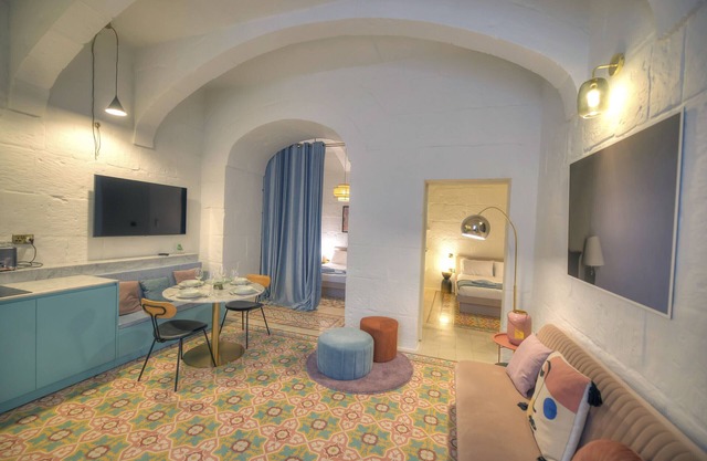 Modern & luxurious palazzino in Valletta DDEM1-2