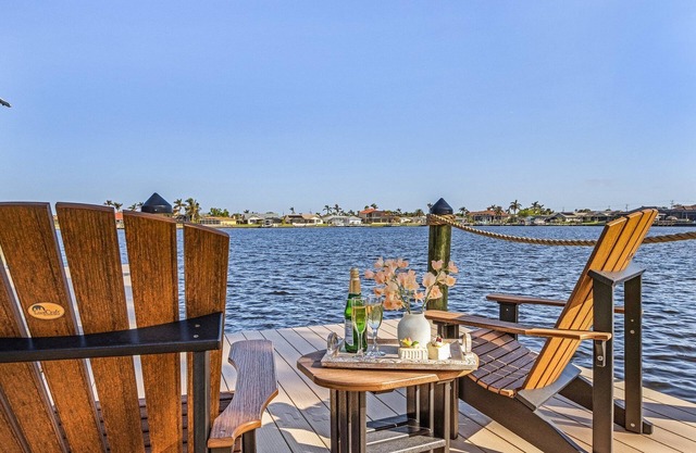 Modern, Luxurious, Waterfront home with Heated Pool - Villa Dock Holiday - Roelens Vacations